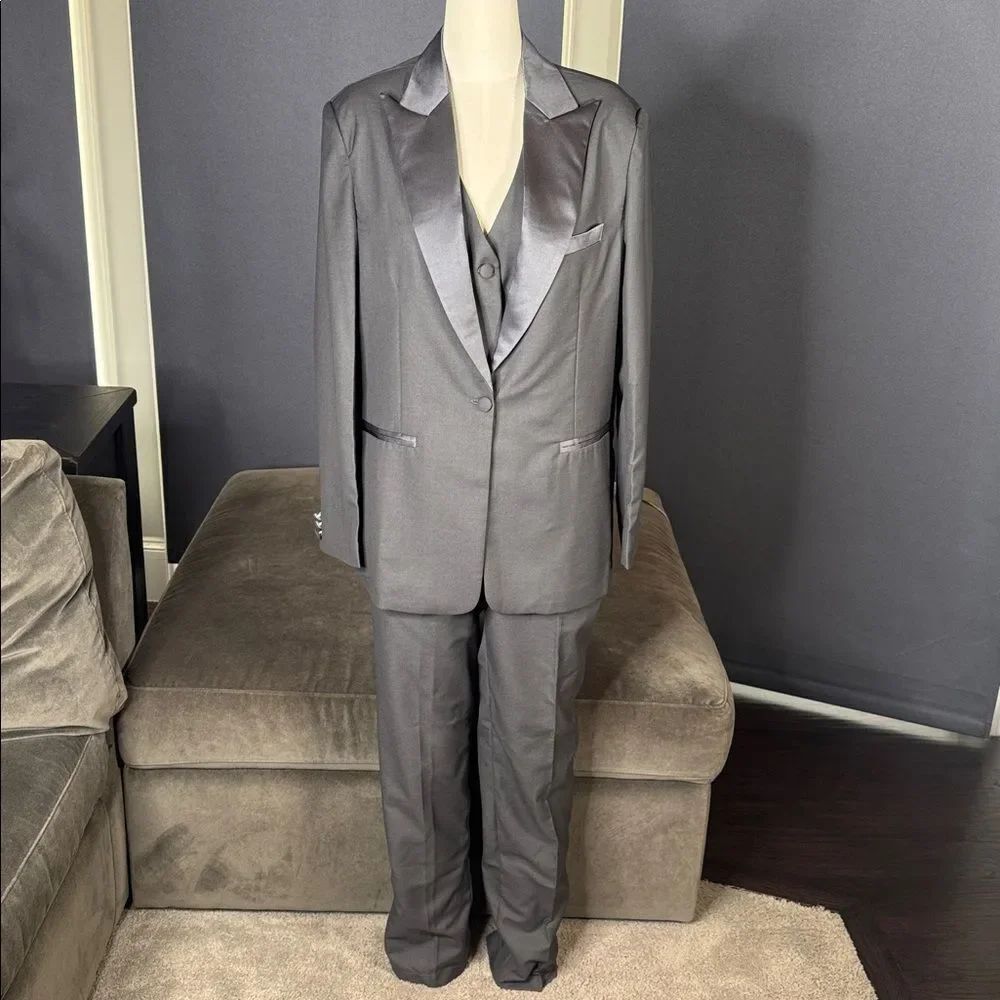Women’s Gray Slim Fit 3 Piece Formal Tuxedo Suit Satin Peak Lapel Size XL NWT